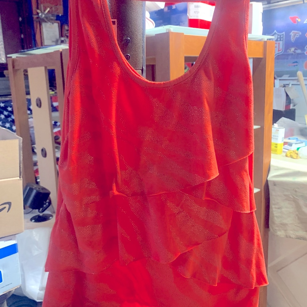 Women’s Casual or Evening Sleeveless Top M!